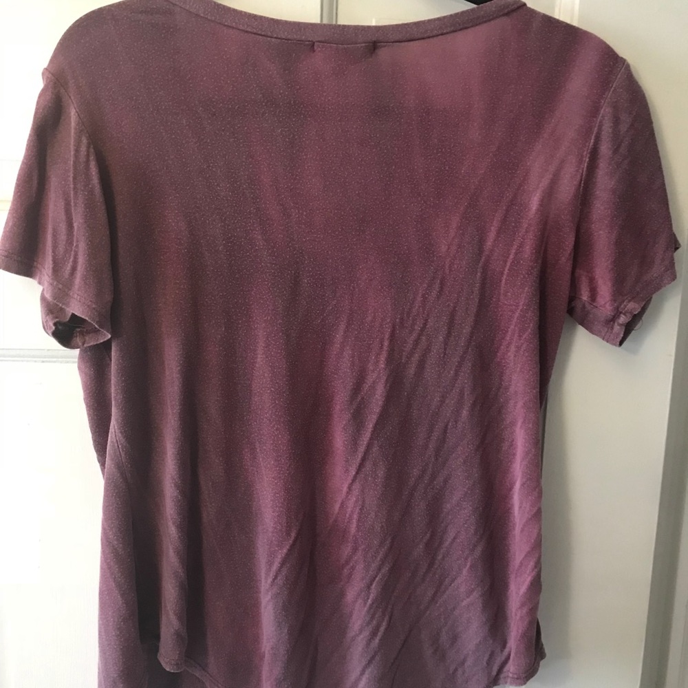 V neck - Picture 2 of 3